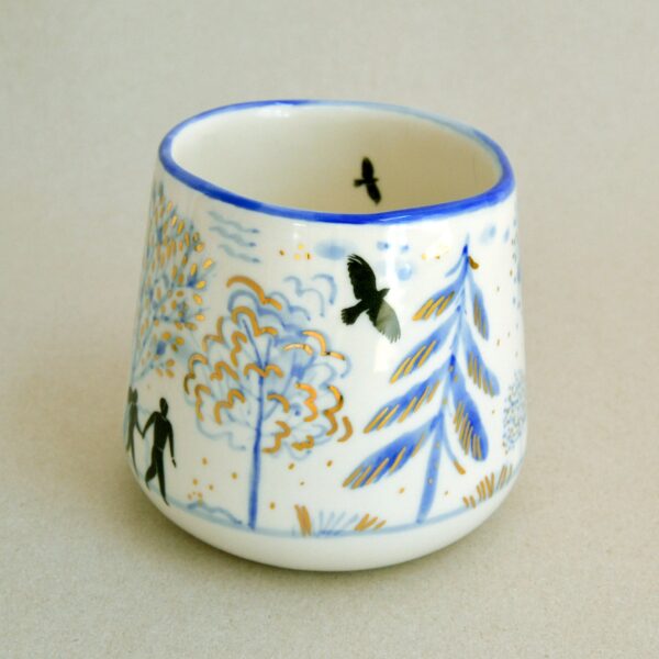 Wander into Wonder - Large porcelain tea cup decorated with gold - Image 5