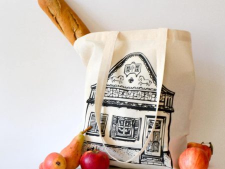 Folk House Tote Bag with Swabian house from Banat. Housewarming Gift. Reusable. Screen print / unbleached cotton. 37 x 41 cm (14.50 x 16 in), handle 39 cm (15 in). Made by Gruni.