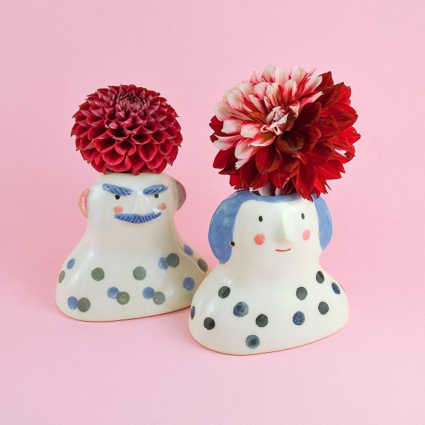 The Polka's - Marta & Yannis - Set of decorative ceramic objects, vases or pen cup holders. Decorated with gold. 12 x 17 cm (4.72 x 6.69 in). Handmade by Gruni.