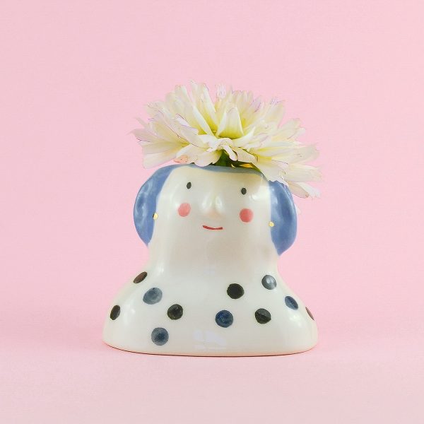 Marta - Decorative ceramic object, vase or pen cup holder. Decorated with gold. 12 x 17 cm (4.72 x 6.69 in). Handmade by Gruni.