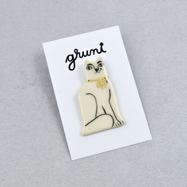 White Cat Pin Brooch. Gift for cat persons. 3 x 5 cm (1.18 x 1.96 in). 8 g (0.28 oz). Decorated with gold. Brass Pin. Thick clothes only. Handmade by Gruni.